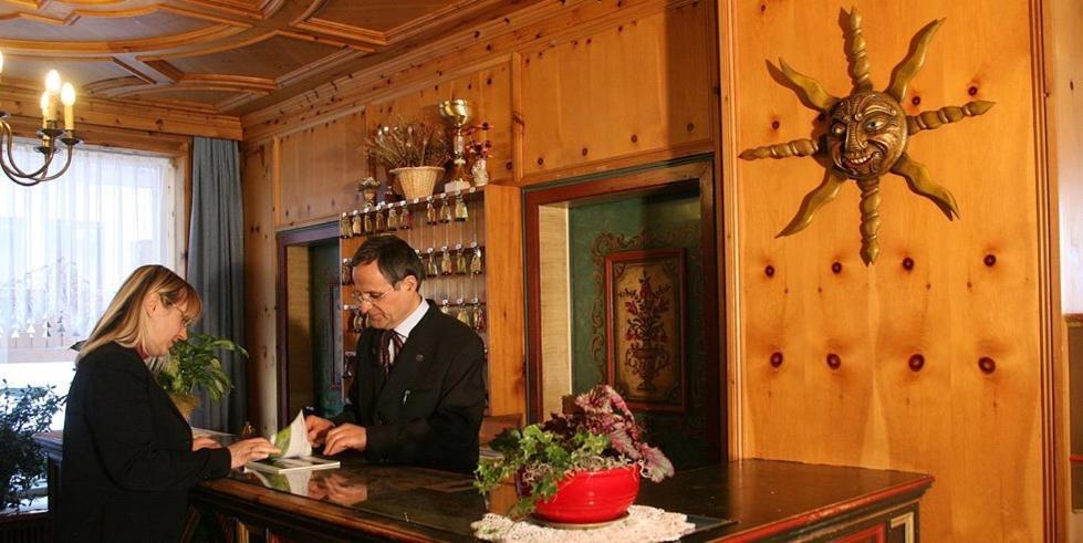 Hotel La Plaza Corvara In Badia Exterior photo